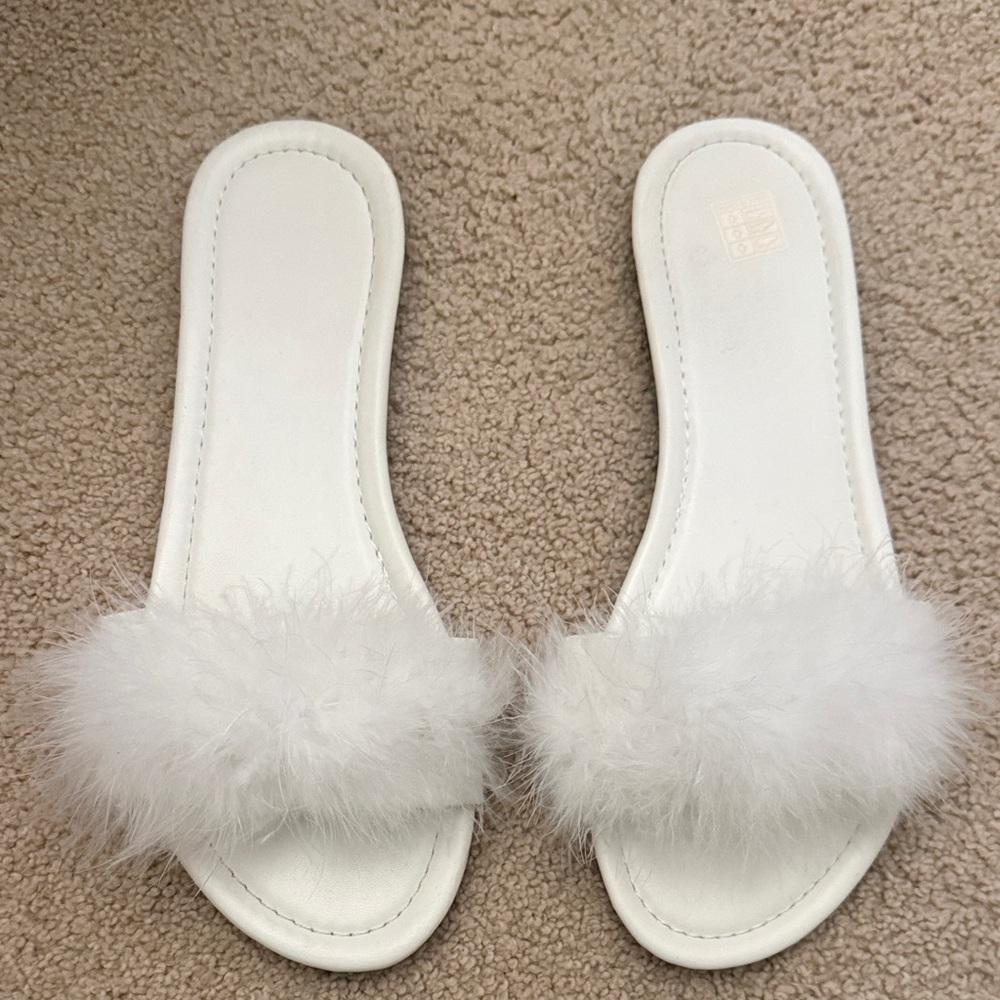 Women's White Furry Slide Sandals